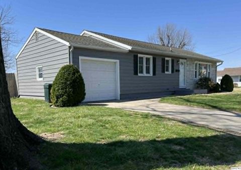 Tiny photo for 723 E Brennan Drive, Quincy, IL 62301 (MLS # 12608892)