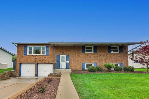 Photo of 1061 E Sayles Drive, Palatine, IL 60074 (MLS # 12616730)