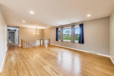 Tiny photo for 1061 E Sayles Drive, Palatine, IL 60074 (MLS # 12616730)