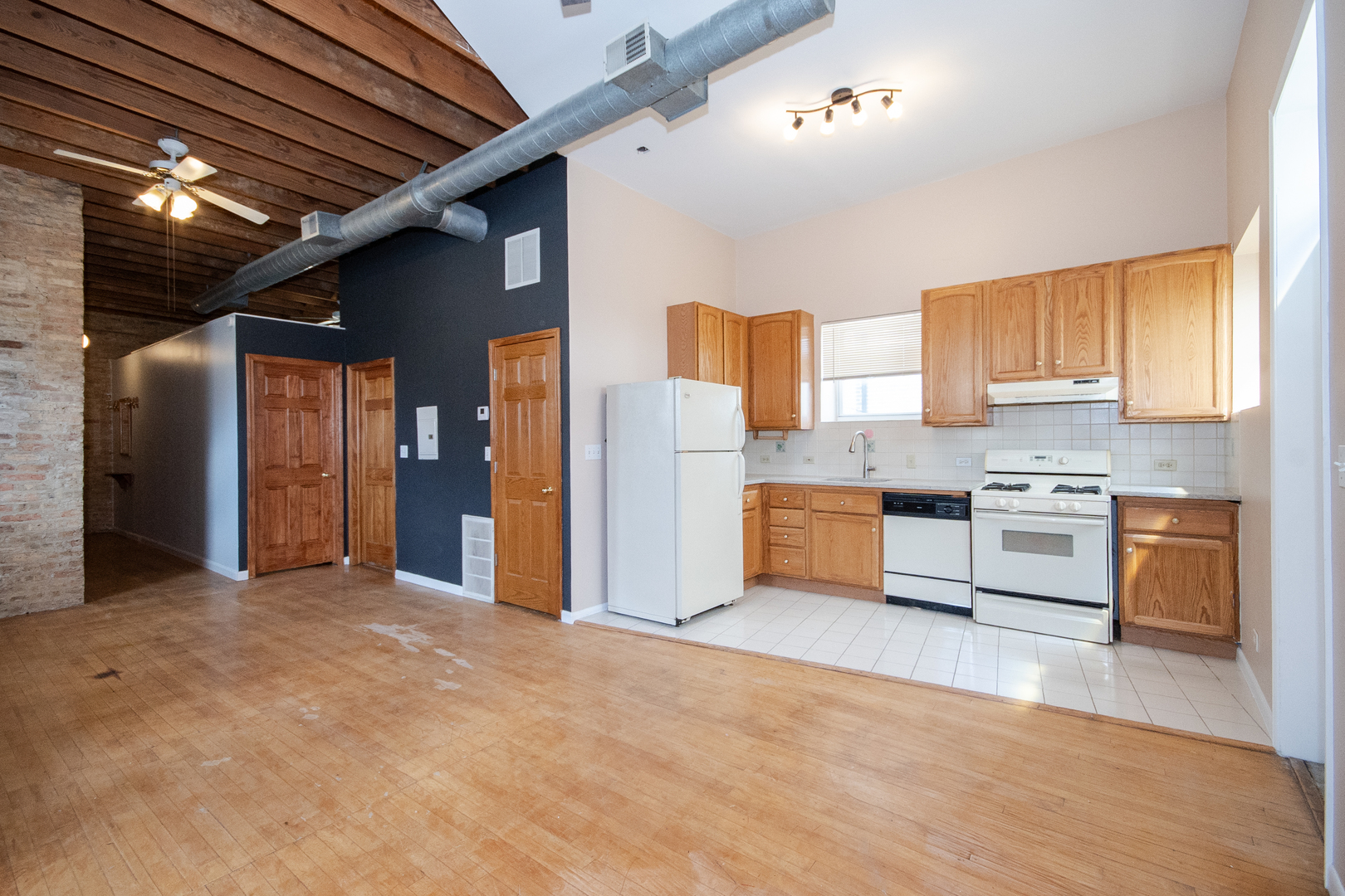2849 W Belmont Avenue 2R