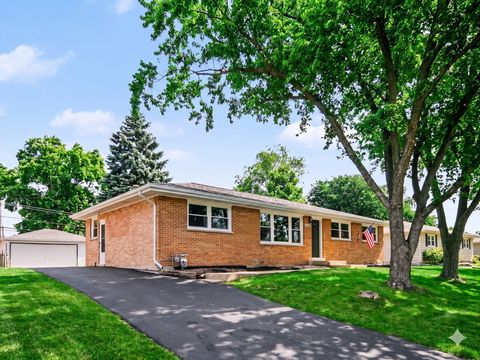 Photo of 126 59th Street, Willowbrook, IL 60527 (MLS # 12675064)