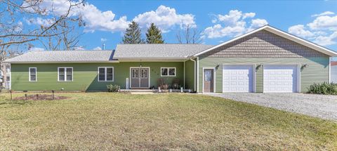 312 N Walnut Street Oakland IL 61943