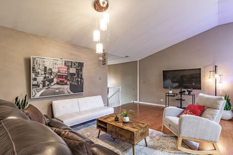 Tiny photo for 802 Stonewall Court, Schaumburg, IL 60173 (MLS # 12469211)