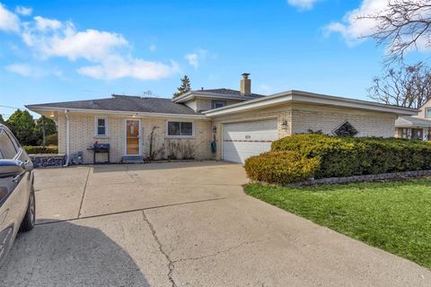 Photo of 4530 Butterfield Road, Hillside, IL 60162 (MLS # 12605033)