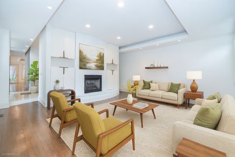 Tiny photo for 658 W WILLOW Street, Chicago, IL 60614 (MLS # 12438586)