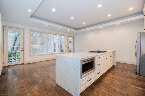Tiny photo for 658 W WILLOW Street, Chicago, IL 60614 (MLS # 12438586)