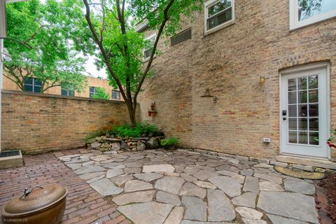 Tiny photo for 658 W WILLOW Street, Chicago, IL 60614 (MLS # 12438586)