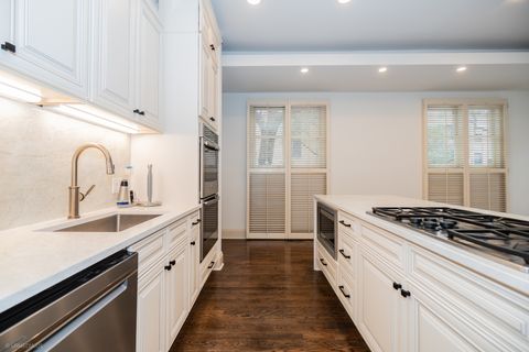 Tiny photo for 658 W WILLOW Street, Chicago, IL 60614 (MLS # 12438586)