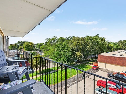 Tiny photo for 9840 S Pulaski Road #314, Oak Lawn, IL 60453 (MLS # 12738963)