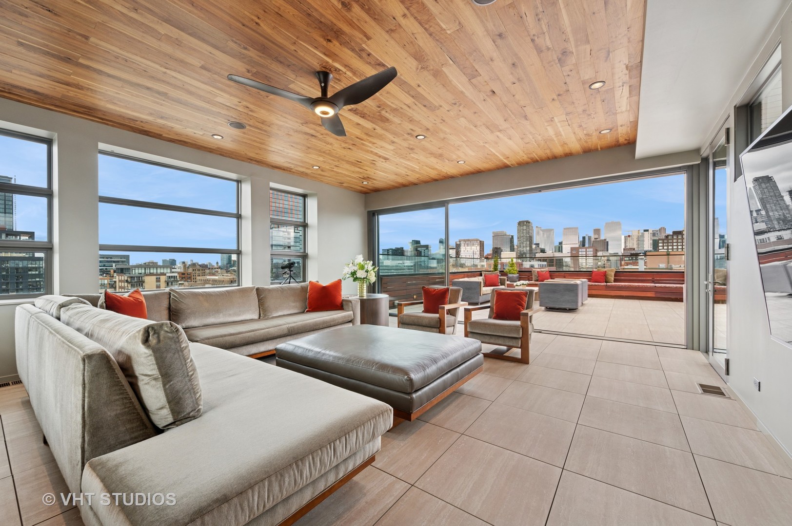 1327 W WASHINGTON Boulevard 5CD