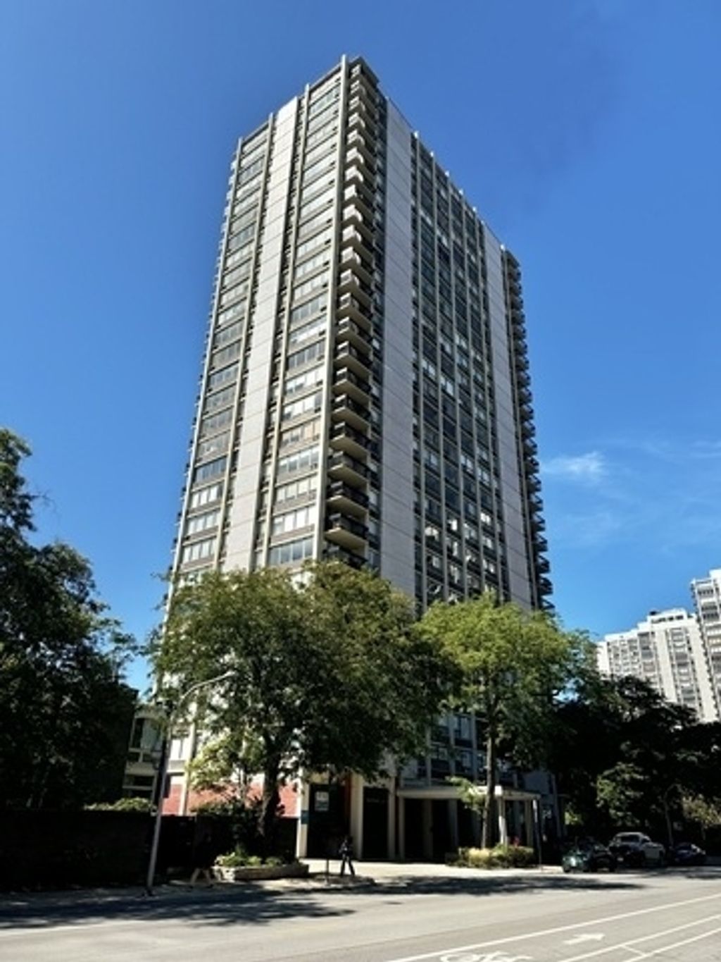 listing image 0