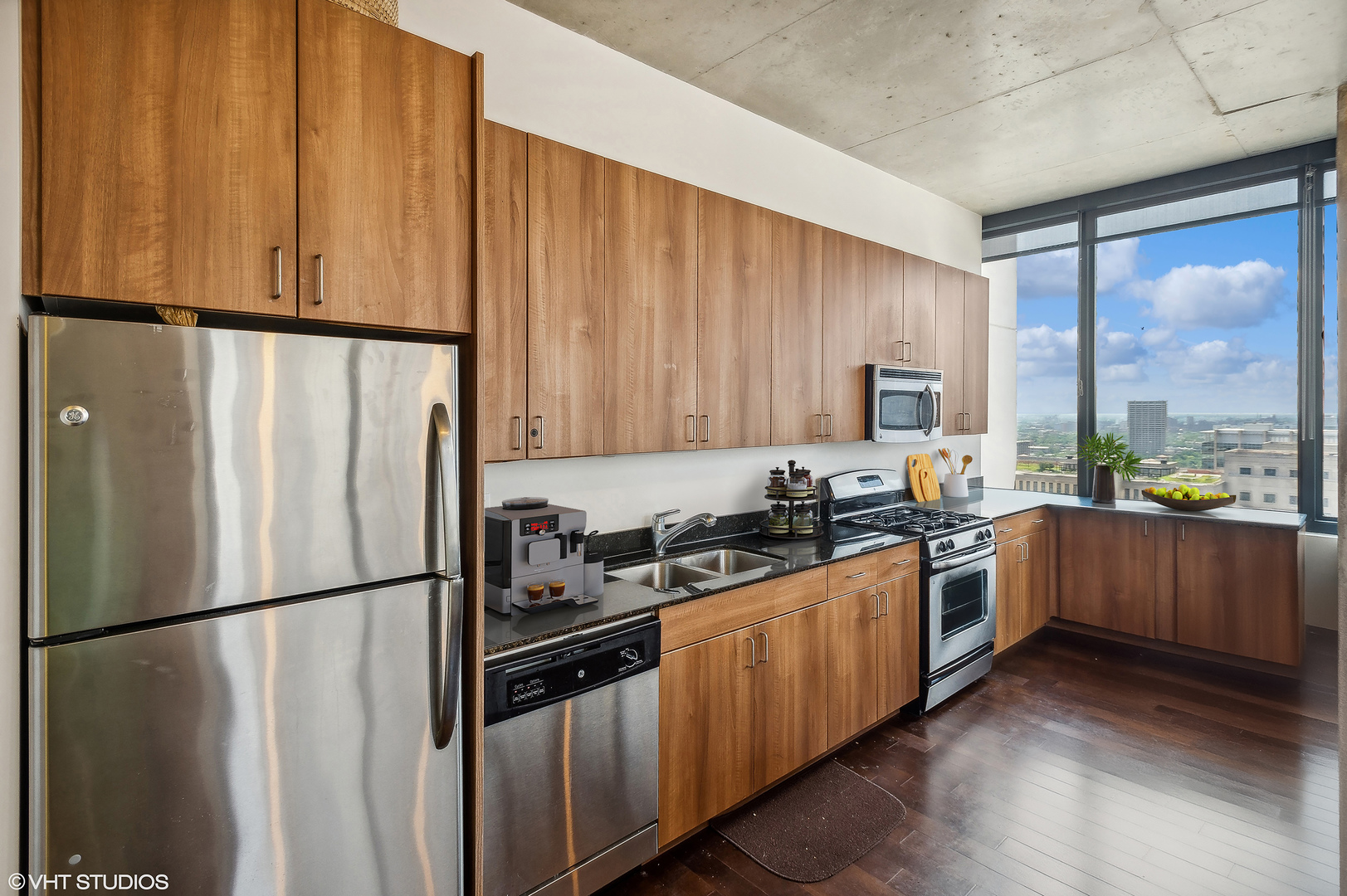 235 W Van Buren Street 2915