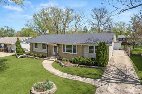 Photo of 607 Grace Lane, Schaumburg, IL 60193 (MLS # 12626751)