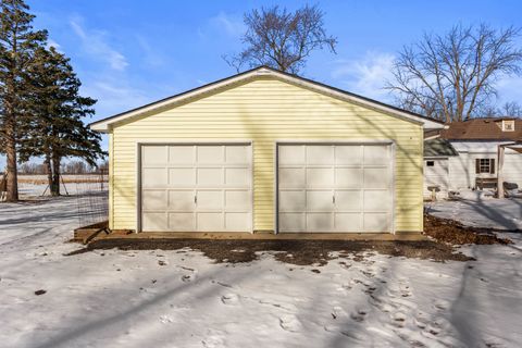 Tiny photo for 215 Chicago Street, Dewitt, IL 61735 (MLS # 12527617)
