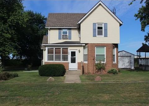 Tiny photo for 215 Chicago Street, Dewitt, IL 61735 (MLS # 12527617)