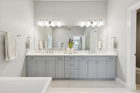 Tiny photo for 762 S Saylor Avenue, Elmhurst, IL 60126 (MLS # 12517113)