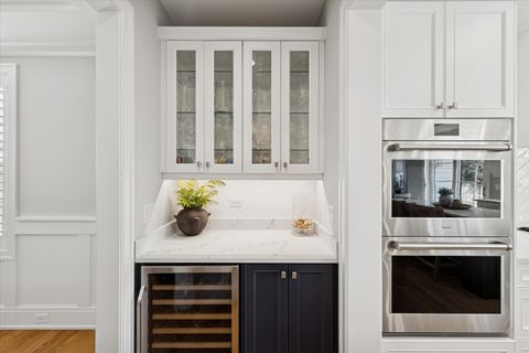 Tiny photo for 762 S Saylor Avenue, Elmhurst, IL 60126 (MLS # 12517113)