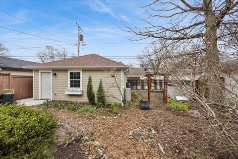 Tiny photo for 426 N Scoville Avenue, Oak Park, IL 60302 (MLS # 12575932)