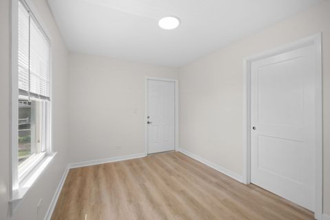 Tiny photo for 6207 W Eastwood Avenue, Chicago, IL 60630 (MLS # 12635900)