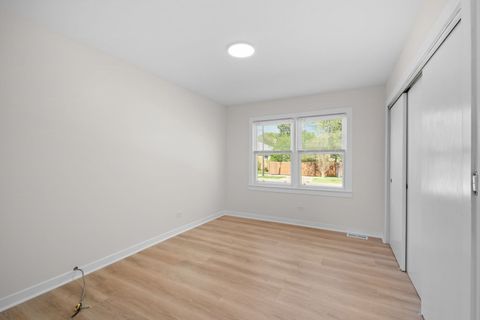Tiny photo for 6207 W Eastwood Avenue, Chicago, IL 60630 (MLS # 12635900)