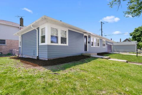 Tiny photo for 6207 W Eastwood Avenue, Chicago, IL 60630 (MLS # 12635900)