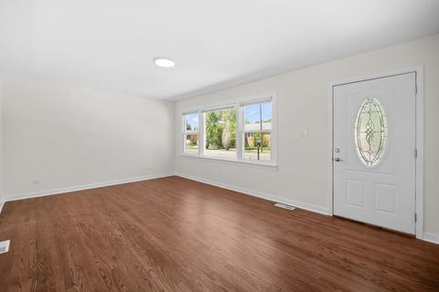 Tiny photo for 6207 W Eastwood Avenue, Chicago, IL 60630 (MLS # 12635900)