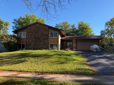 Photo of 714 Dorchester Drive, Bolingbrook, IL 60440 (MLS # 12731356)
