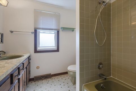 Tiny photo for 2624 N Prindle Avenue, Arlington Heights, IL 60004 (MLS # 12471416)