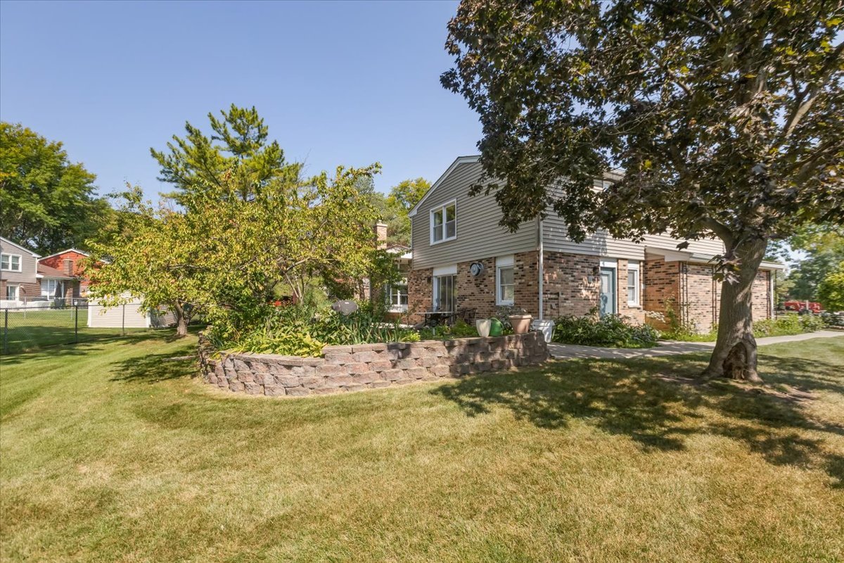 2624 N Prindle Avenue