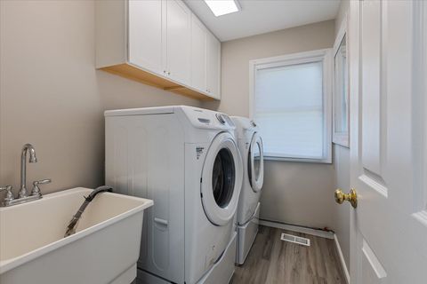 Tiny photo for 2624 N Prindle Avenue, Arlington Heights, IL 60004 (MLS # 12471416)