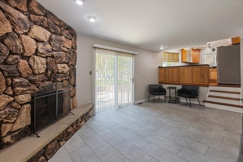 Tiny photo for 2624 N Prindle Avenue, Arlington Heights, IL 60004 (MLS # 12471416)