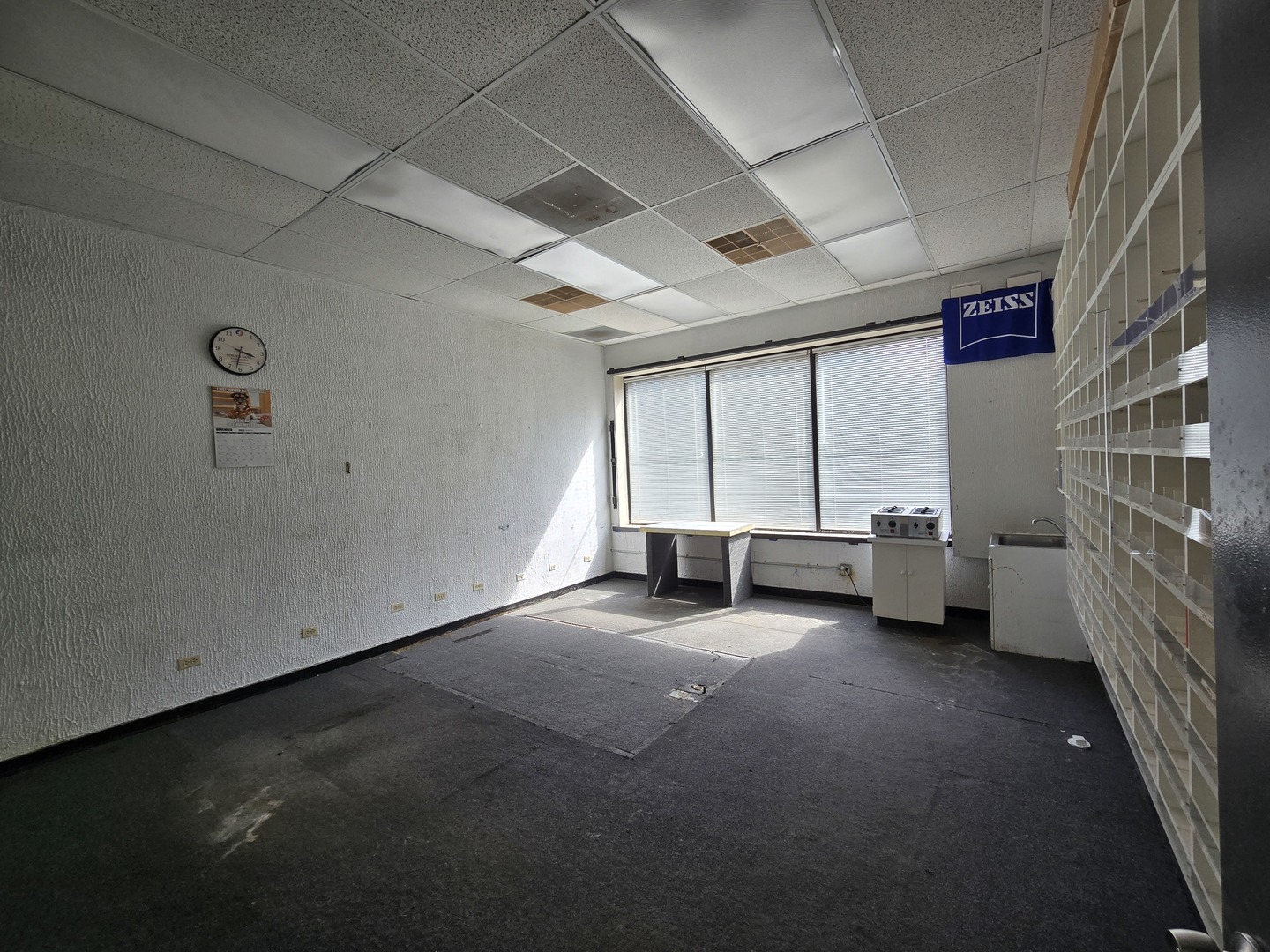 3711 W Lawrence Avenue