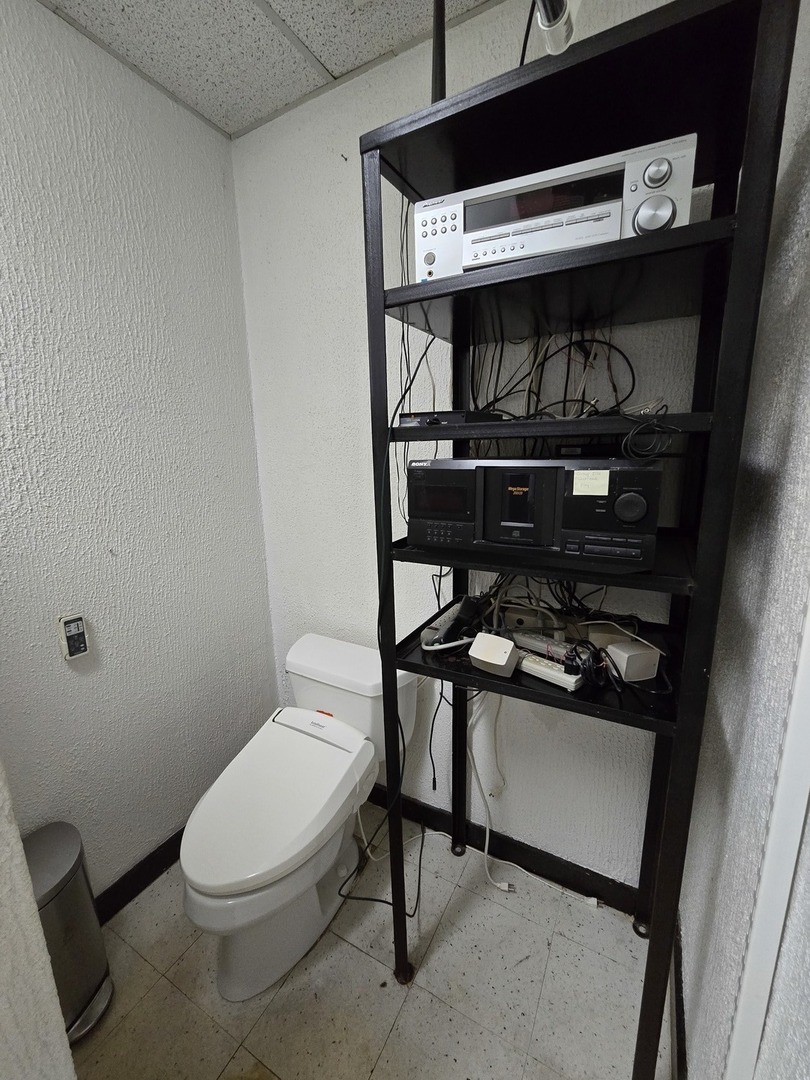 3711 W Lawrence Avenue