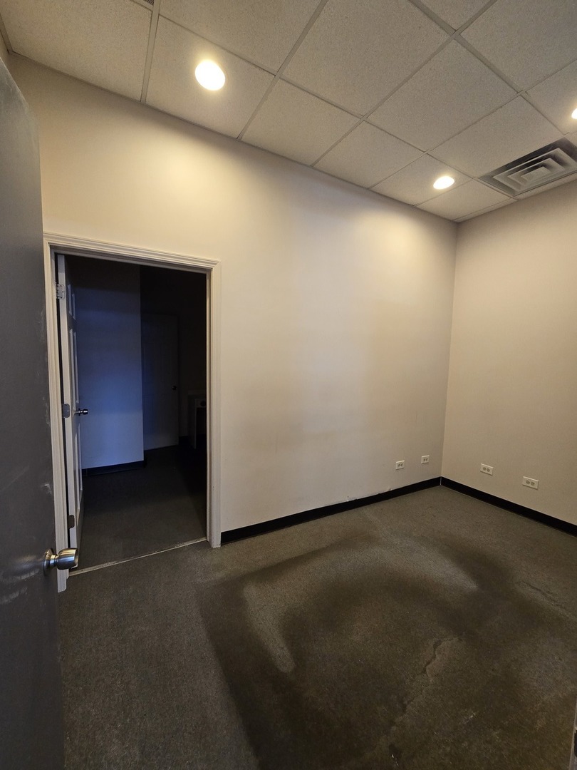 3711 W Lawrence Avenue