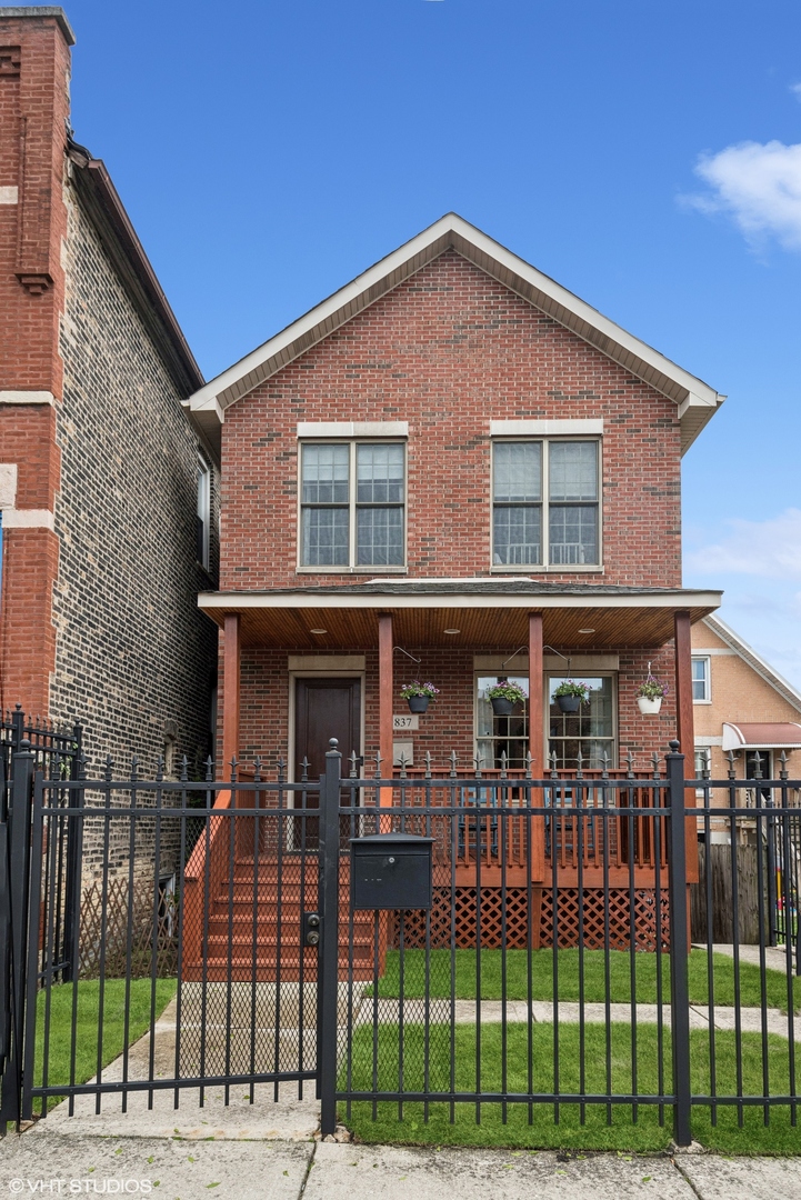837 W 34TH Place