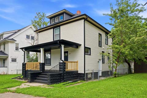 Photo of 387 S Evergreen Avenue, Kankakee, IL 60901 (MLS # 12733800)