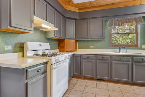 Tiny photo for 707 Quinn Road, McHenry, IL 60051 (MLS # 12489284)