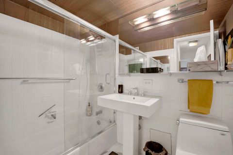 Tiny photo for 850 N DeWitt Place #7K, Chicago, IL 60611 (MLS # 12669886)