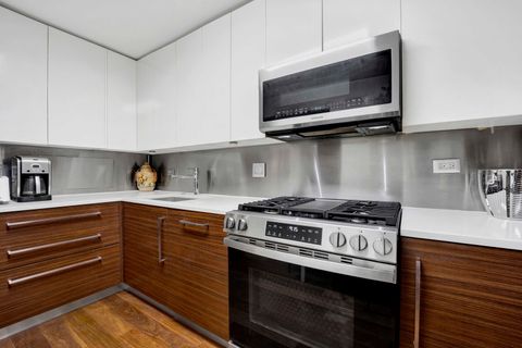 Tiny photo for 850 N DeWitt Place #7K, Chicago, IL 60611 (MLS # 12669886)