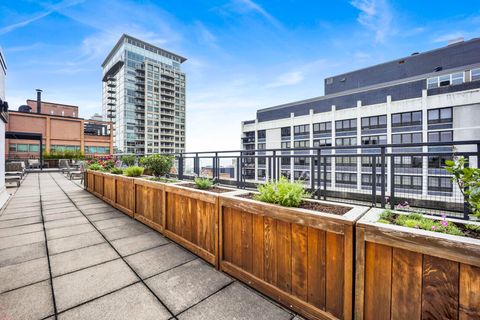 Tiny photo for 850 N DeWitt Place #7K, Chicago, IL 60611 (MLS # 12669886)