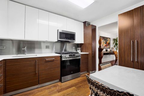 Tiny photo for 850 N DeWitt Place #7K, Chicago, IL 60611 (MLS # 12669886)