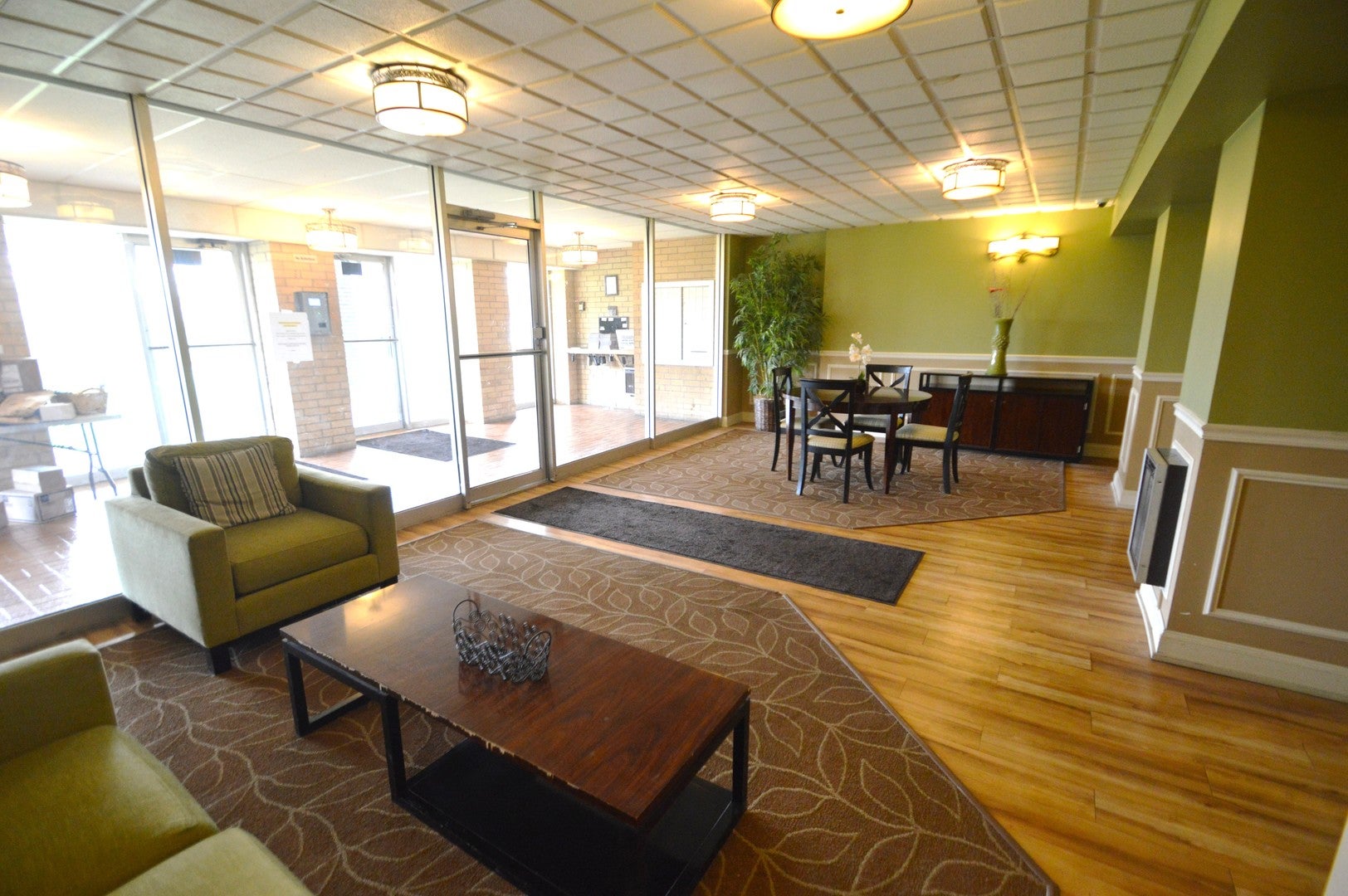 5400 Walnut Avenue 111