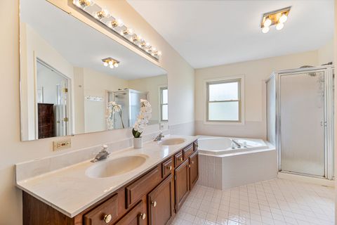 Tiny photo for 751 Williams Way, Vernon Hills, IL 60061 (MLS # 12611551)