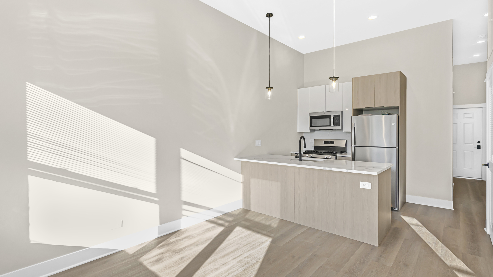 4533 N Clark Street 204