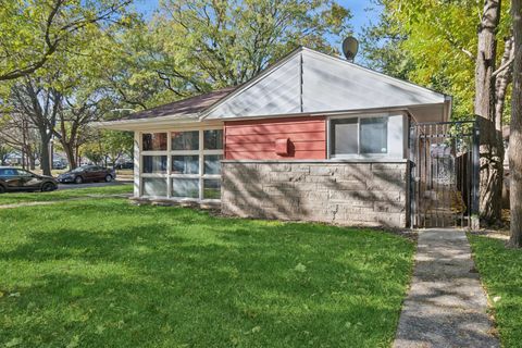 Tiny photo for 9556 S Bennett Avenue, Chicago, IL 60617 (MLS # 12504510)
