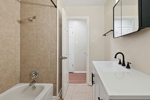 Tiny photo for 9556 S Bennett Avenue, Chicago, IL 60617 (MLS # 12504510)