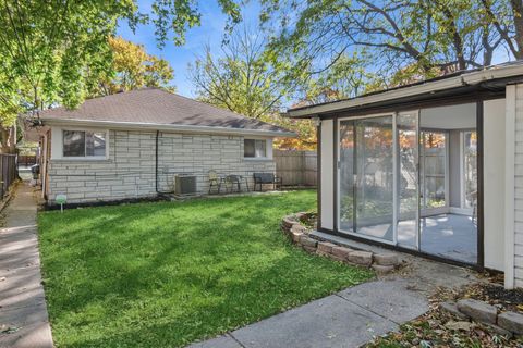 Tiny photo for 9556 S Bennett Avenue, Chicago, IL 60617 (MLS # 12504510)