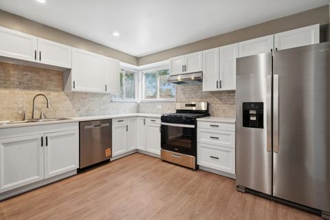 Tiny photo for 9556 S Bennett Avenue, Chicago, IL 60617 (MLS # 12504510)