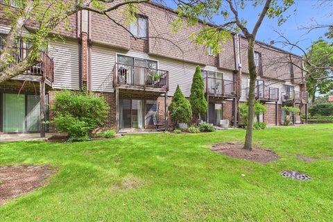 Tiny photo for 451 ELM Street #2F, Deerfield, IL 60015 (MLS # 12744339)