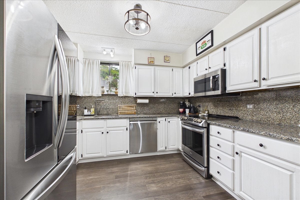 451 ELM Street 2F